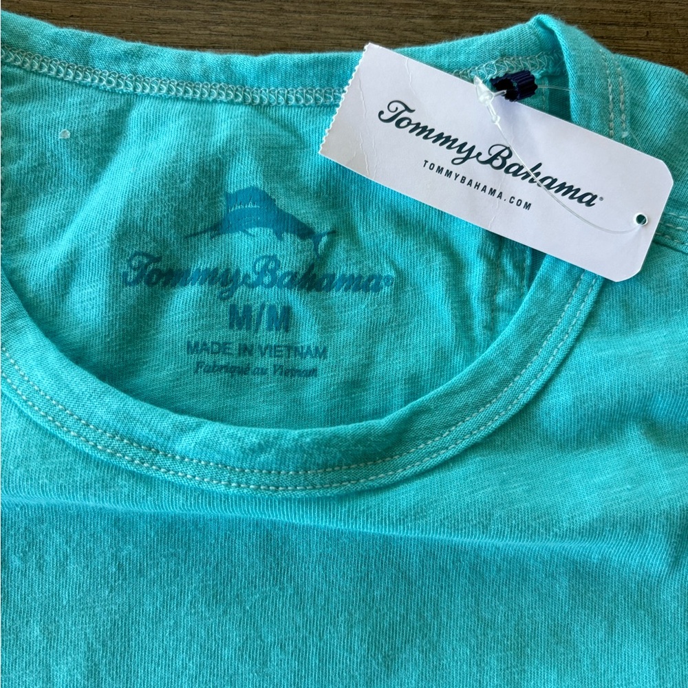 Tommy Bahama Men's Cabo Bay T-Shirt in Clear Ocean Blue Size Medium NWT - Picture 3 of 5